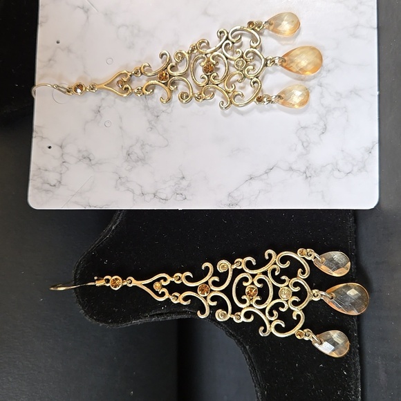 Elegant Gold Tone Chandelier Earrings - Picture 5 of 17